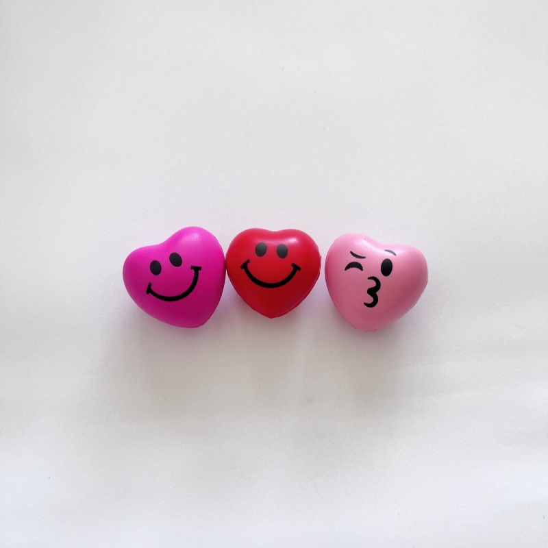 Heart Shaped PU Grip Ball Custom Color Logo Red Yellow Green Stress Squeeze Ball